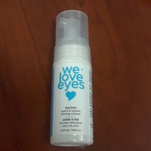 We love eyes vegan lash and lid cleanser